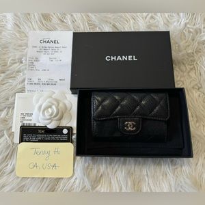 *SOLD* Authentic Chanel Black flap card holder shw in caviar